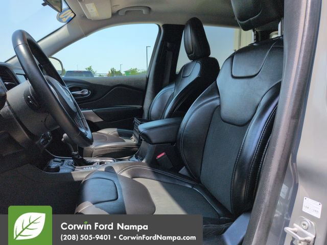 Used 2020 Jeep Cherokee Latitude Plus w/ Cold Weather Group AWD/4WD image 24
