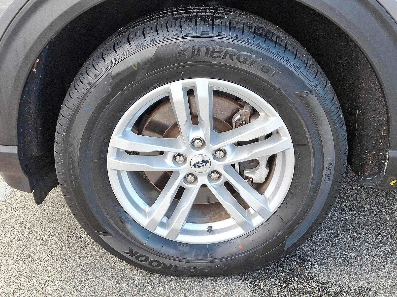 Certified 2022 Ford Explorer XLT w/ Equipment Group 202A image 28
