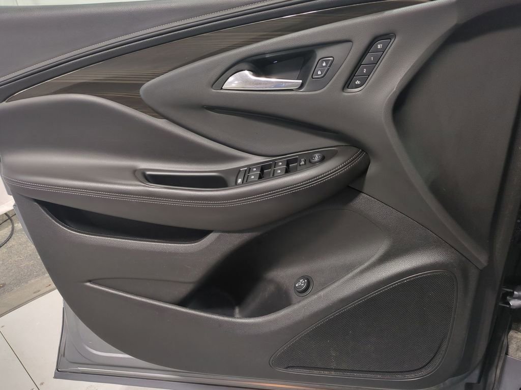 Used 2019 Buick Envision Essence image 35