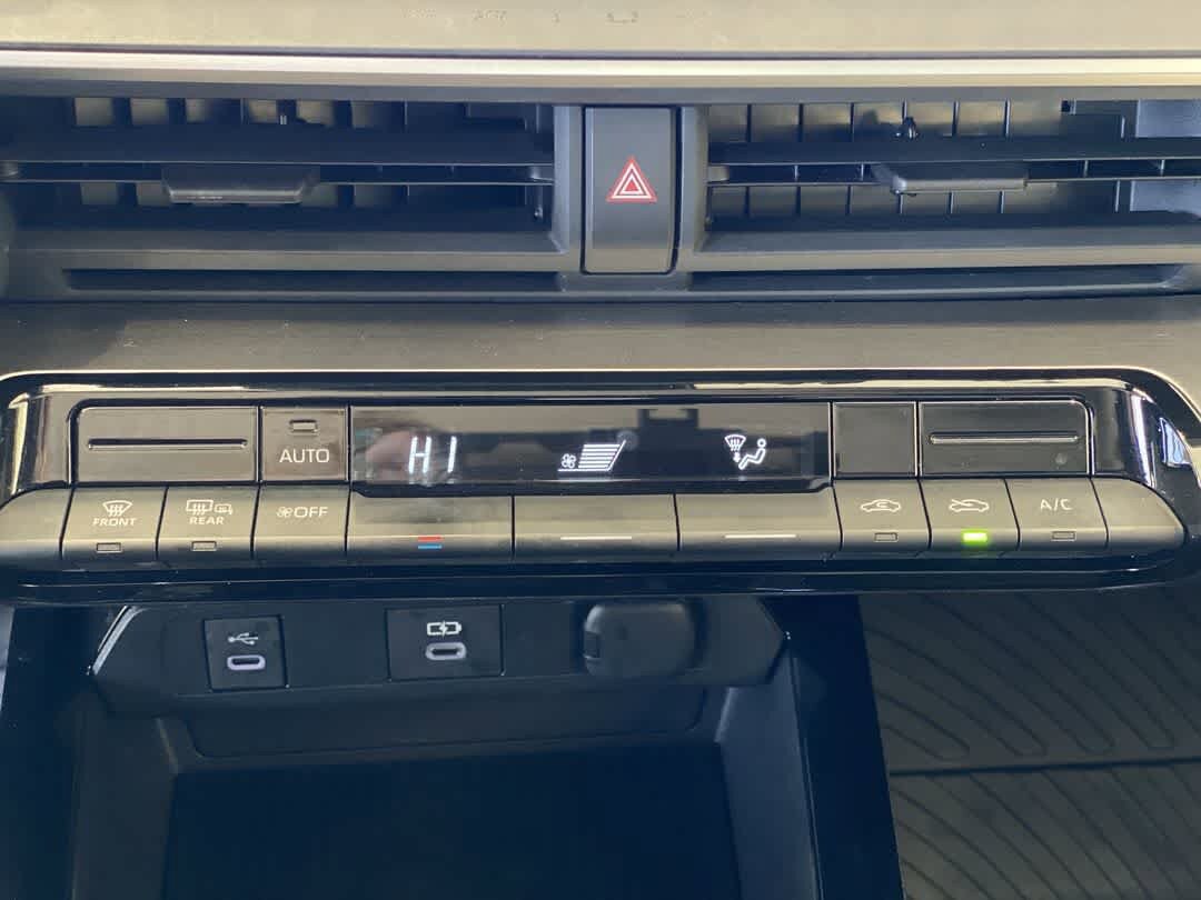 Certified 2024 Toyota Prius LE AWD/4WD image 20