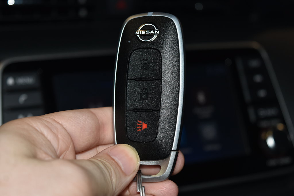 Used 2025 Nissan Kicks Play S FWD image 14