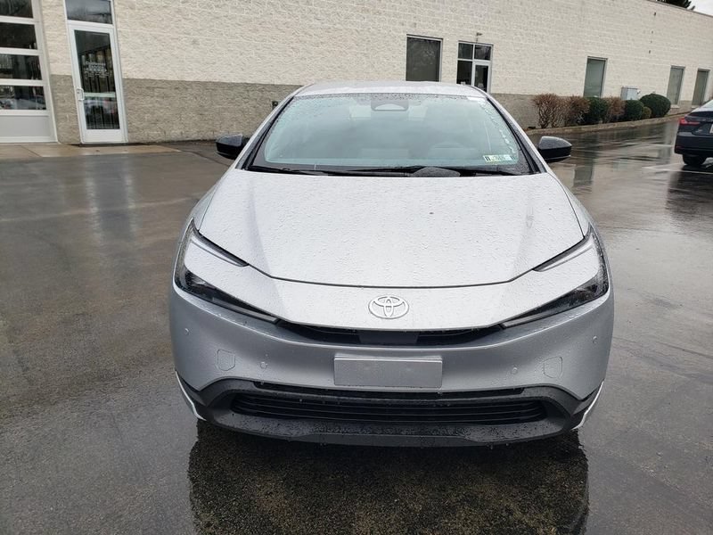 New 2026 Toyota Prius LE FWD image 2