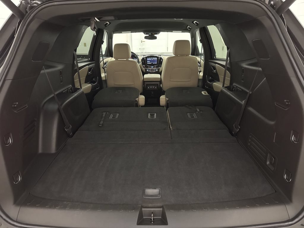 Used 2023 Chevrolet Traverse LT w/ LPO, Cargo Package AWD/4WD image 16