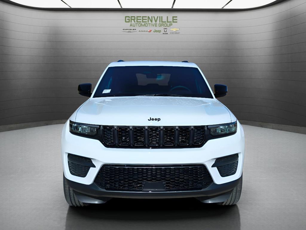 New 2025 Jeep Grand Cherokee Altitude image 11