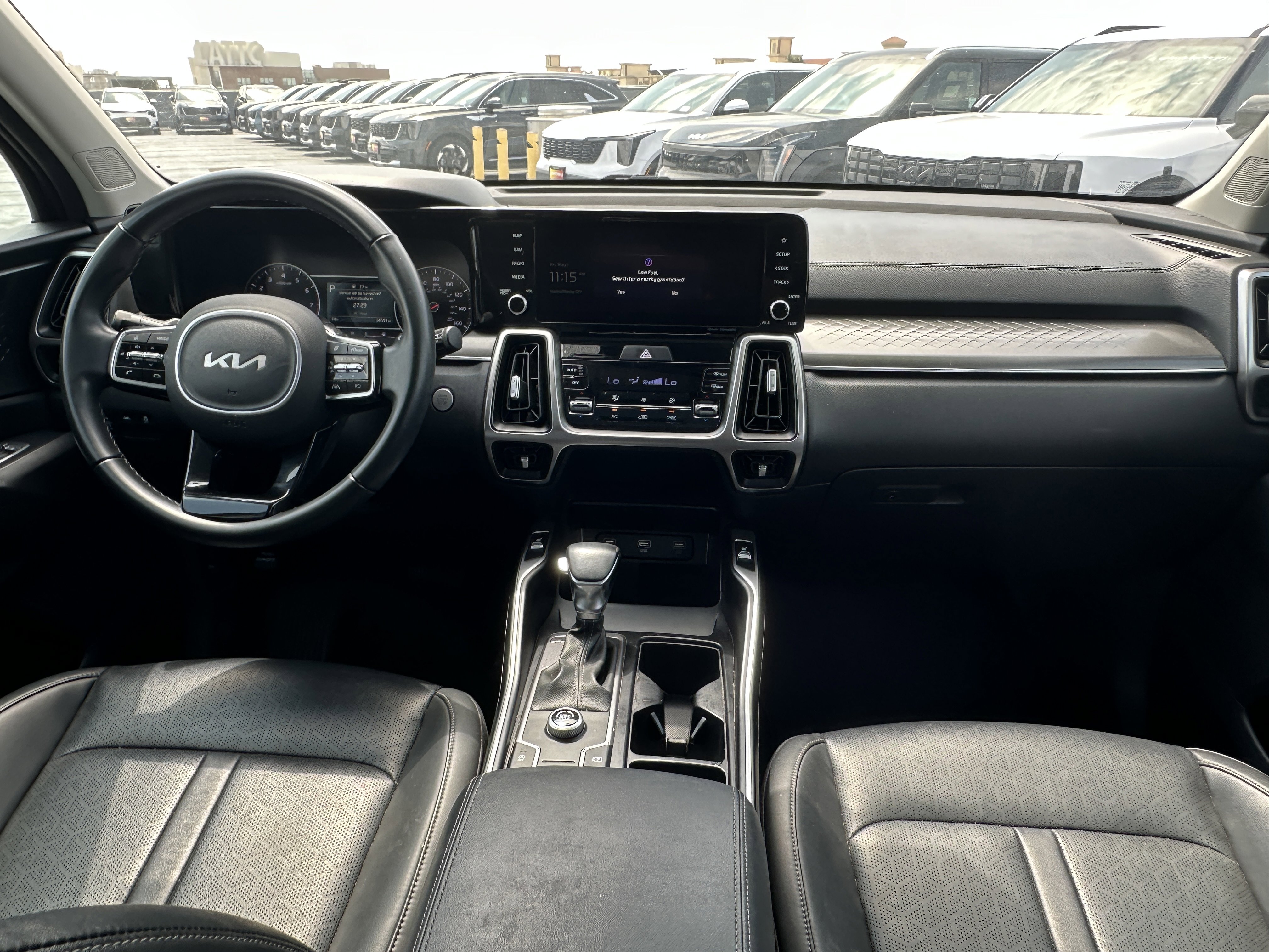 Used 2022 Kia Sorento S w/ Panoramic Sunroof Package FWD image 23
