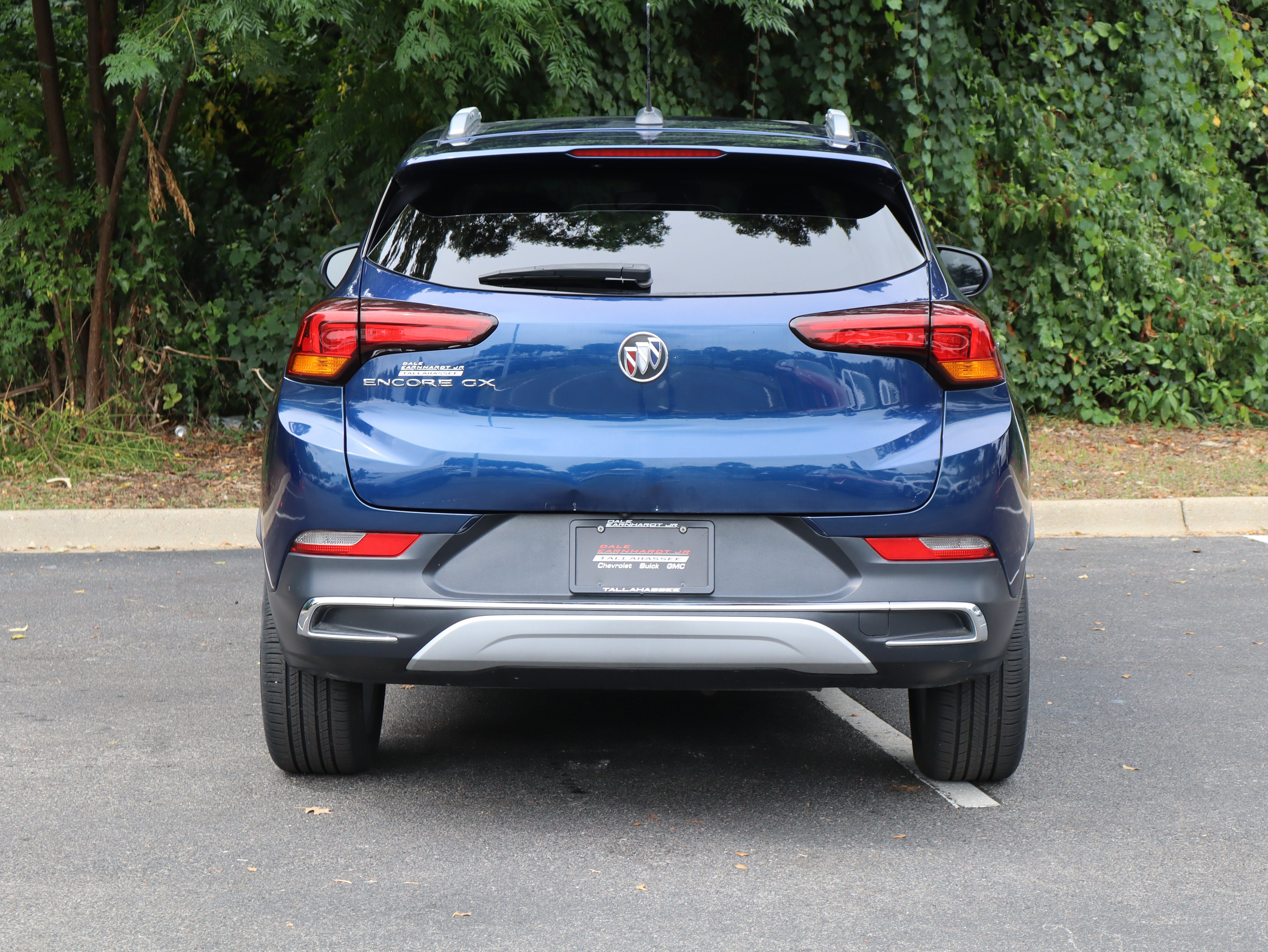 Used 2023 Buick Encore GX Essence w/ Experience Buick Package FWD image 9