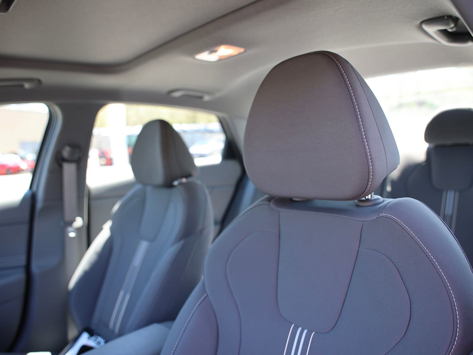 Used 2025 Hyundai Elantra SEL FWD image 16