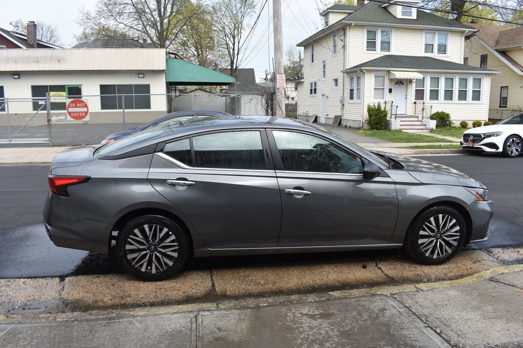 Used 2025 Nissan Altima 2.5 SV image 5