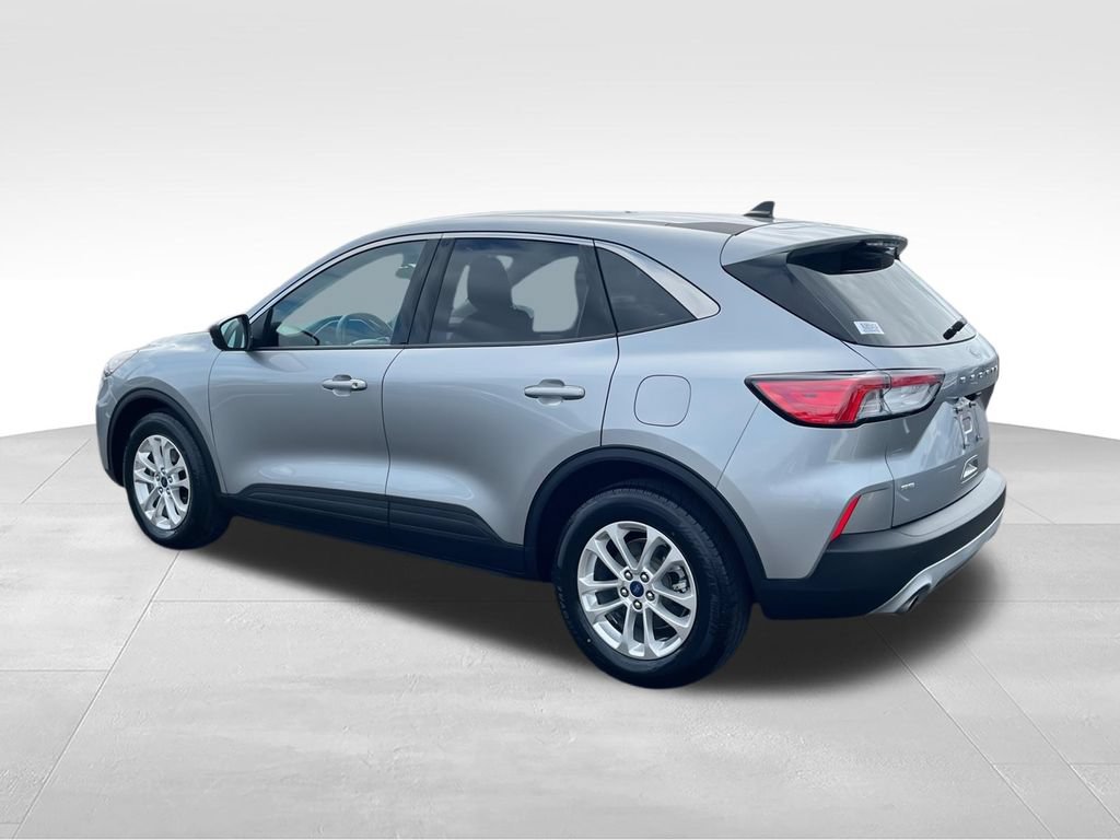 Used 2022 Ford Escape SE FWD image 6