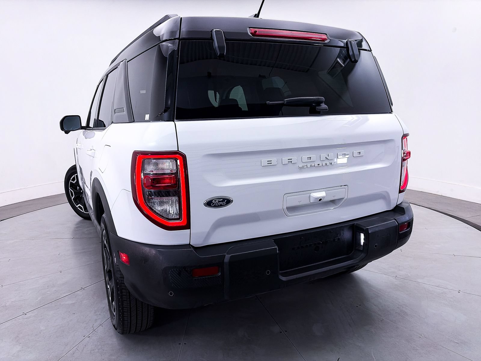 Used 2025 Ford Bronco Sport Outer Banks w/ Outer Banks Tech Package+ AWD/4WD image 9