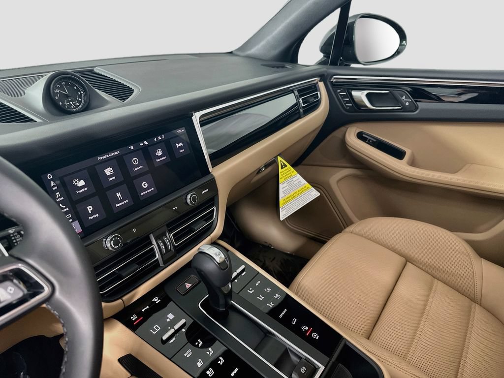 Certified 2026 Porsche Macan AWD/4WD image 26