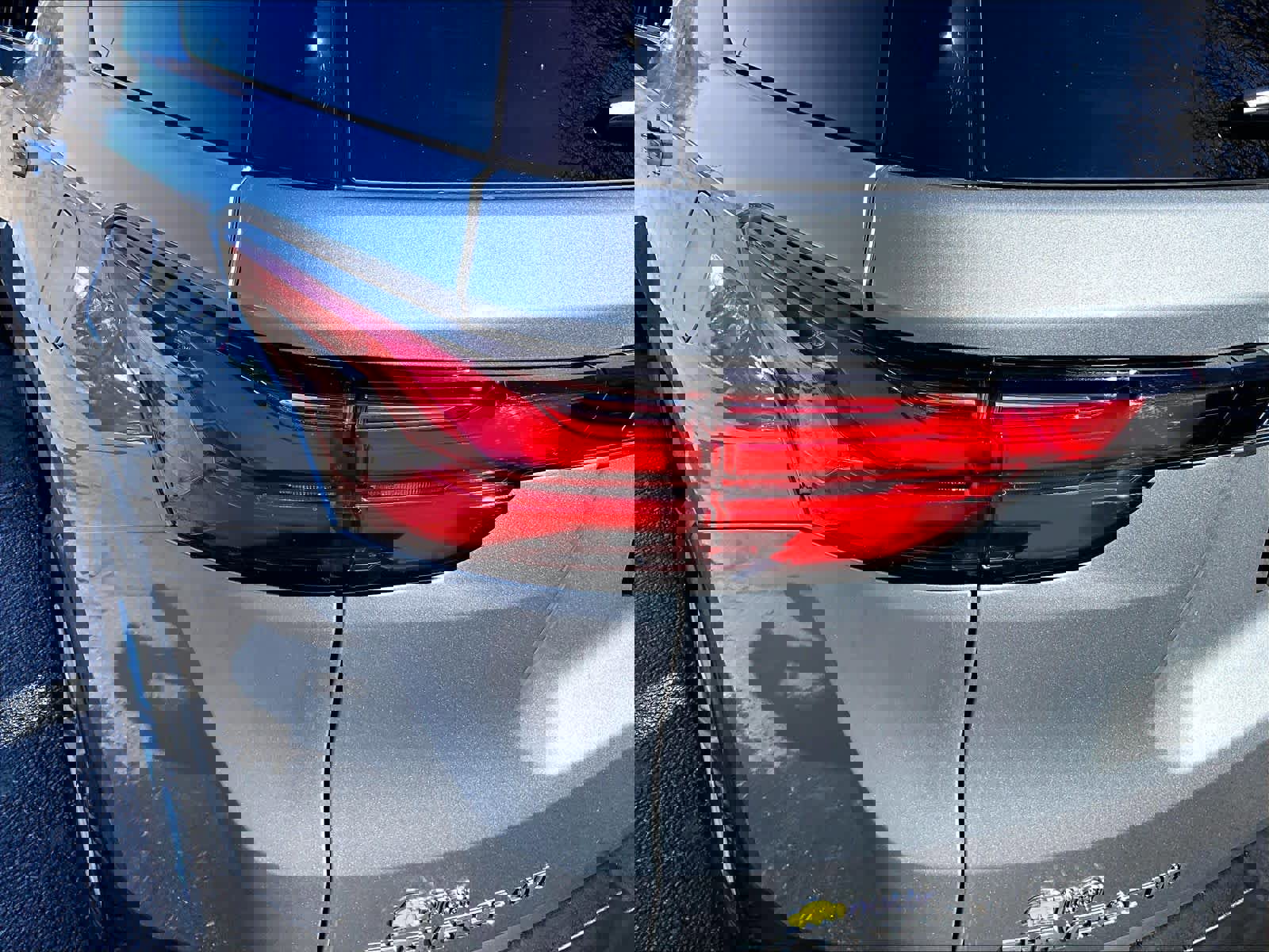 Used 2023 Chevrolet Traverse LT image 35