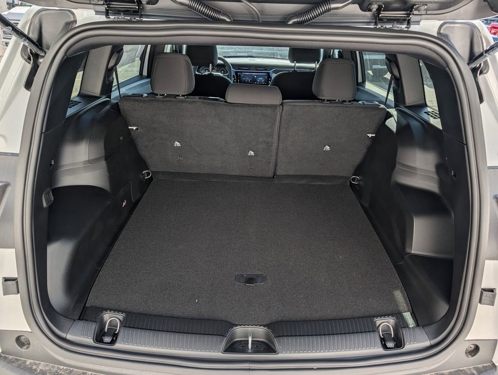 New 2026 Jeep Cherokee Laredo image 7