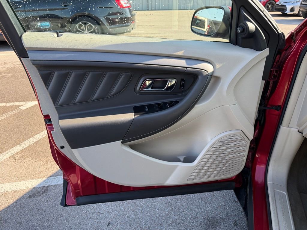Used 2011 Ford Taurus SEL w/ 201A Rapid Spec Order Code image 7
