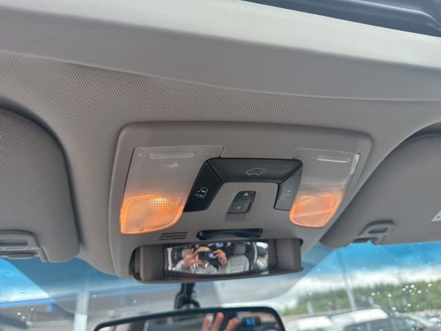 Used 2015 Toyota Sienna XLE w/ XLE Navigation Package FWD image 29
