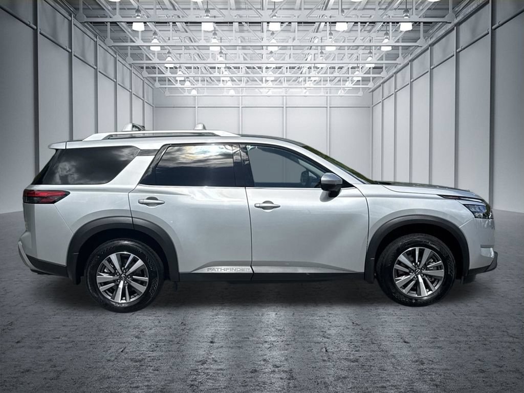 Used 2025 Nissan Pathfinder SL w/ Black Appearance Package FWD image 8