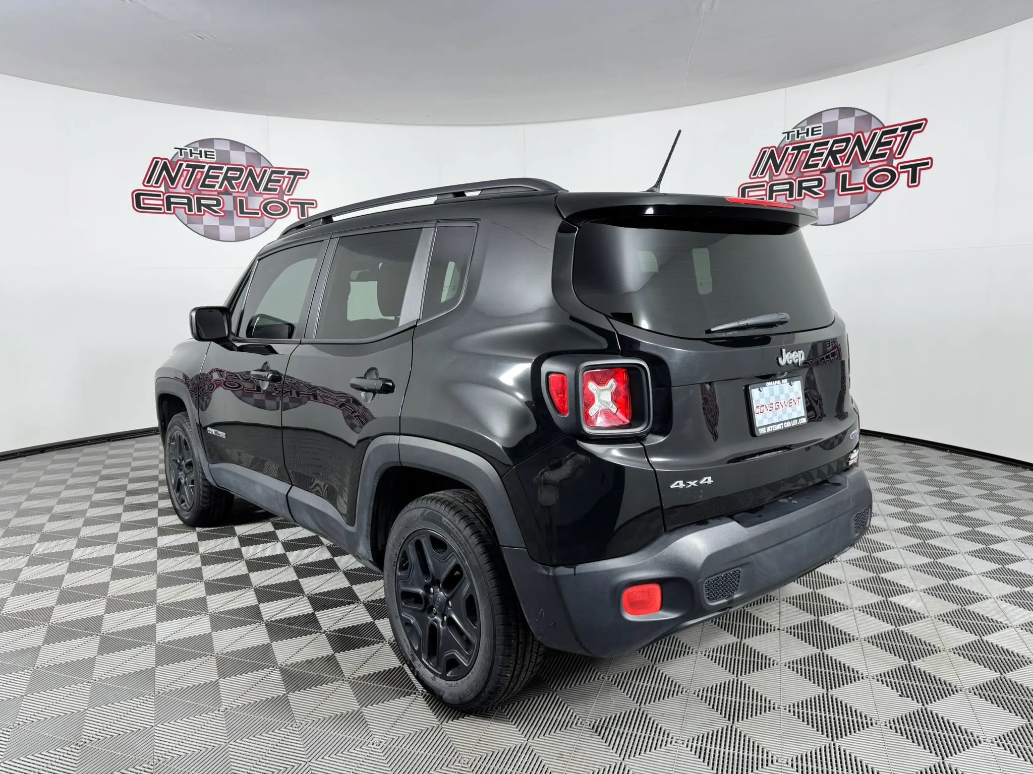 Used 2017 Jeep Renegade Latitude w/ Cold Weather Group AWD/4WD image 5