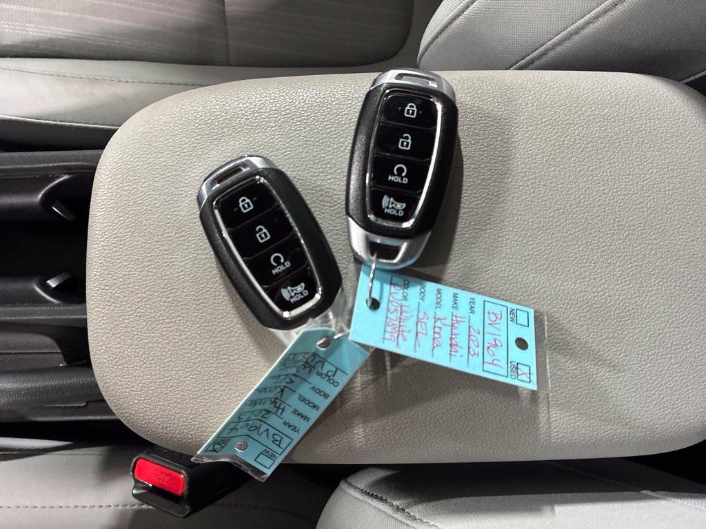 Used 2023 Hyundai Kona SEL AWD/4WD image 40