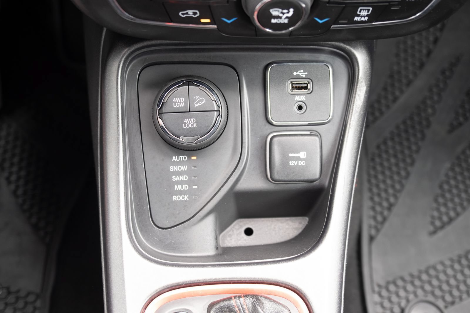 Used 2017 Jeep Compass Trailhawk w/ Leather Interior Group AWD/4WD image 5