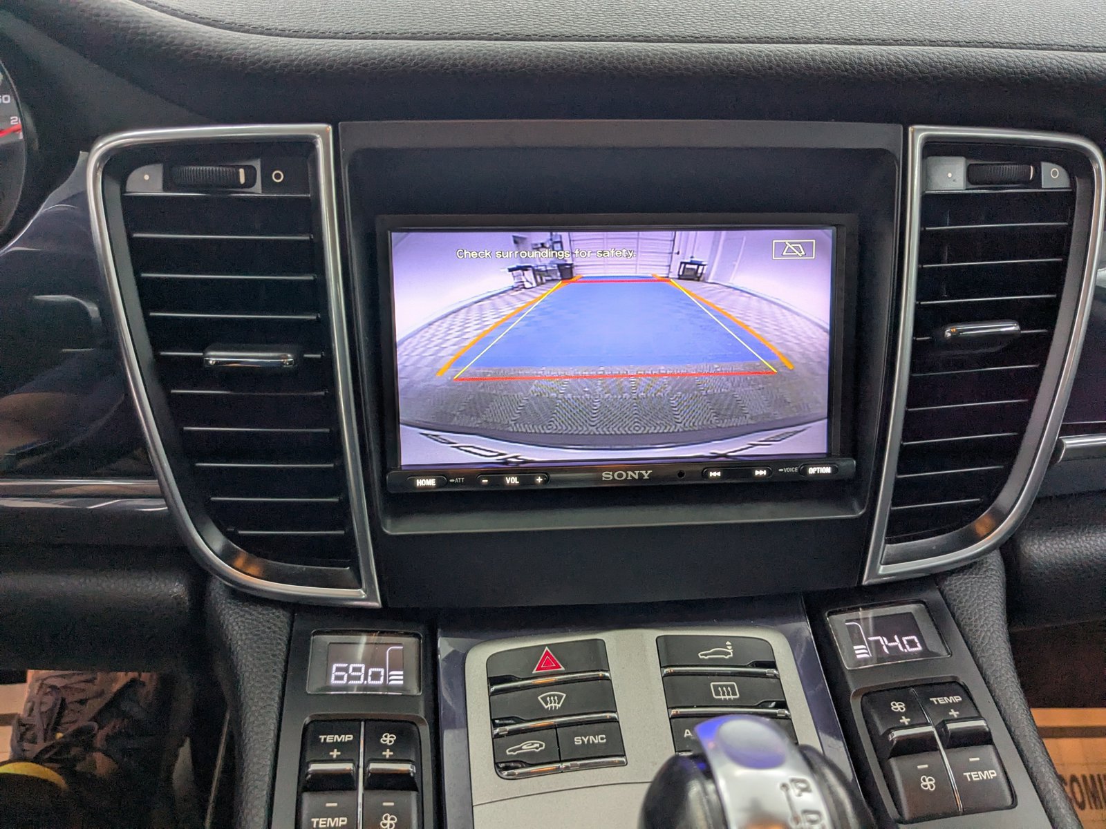 Used 2015 Porsche Panamera 4 image 27