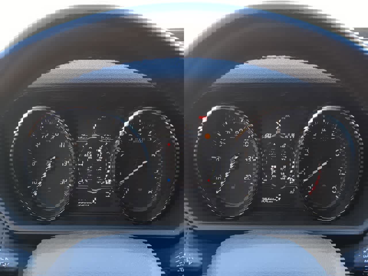 Used 2018 Land Rover Discovery SE image 34