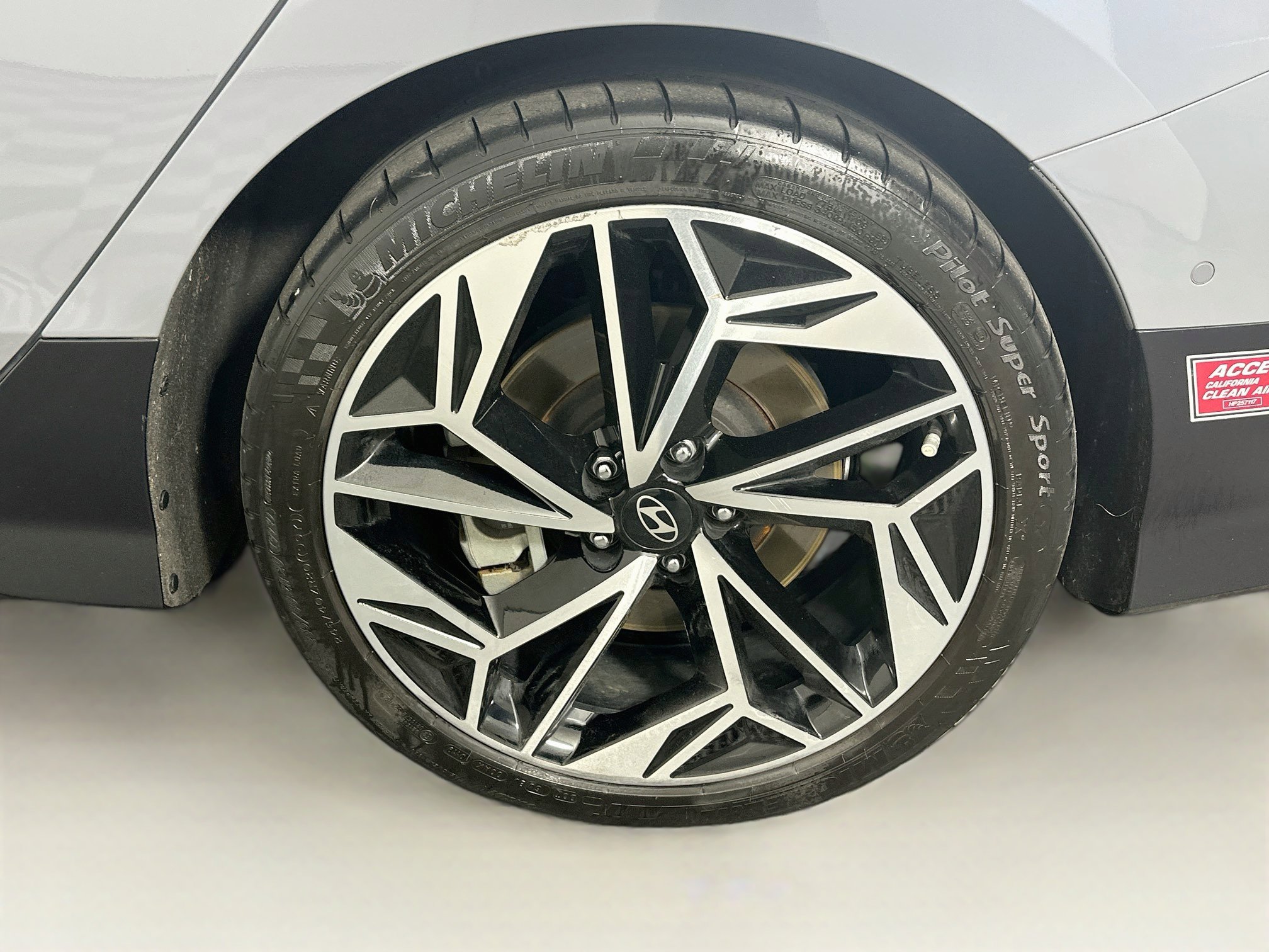 Used 2023 Volvo C40 P8 Recharge Plus AWD/4WD image 11