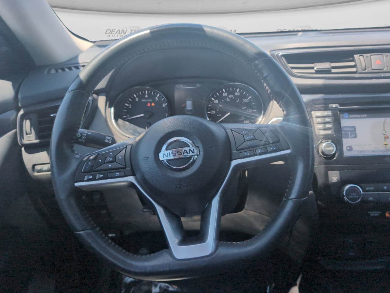 Used 2017 Nissan Rogue SV FWD image 17