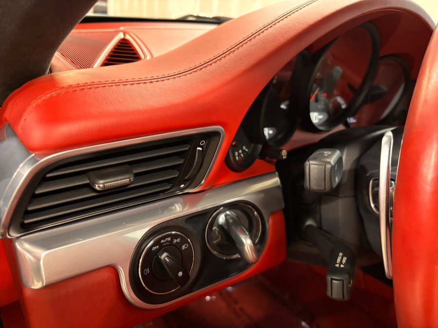 Used 2014 Porsche 911 Carrera 4S image 35