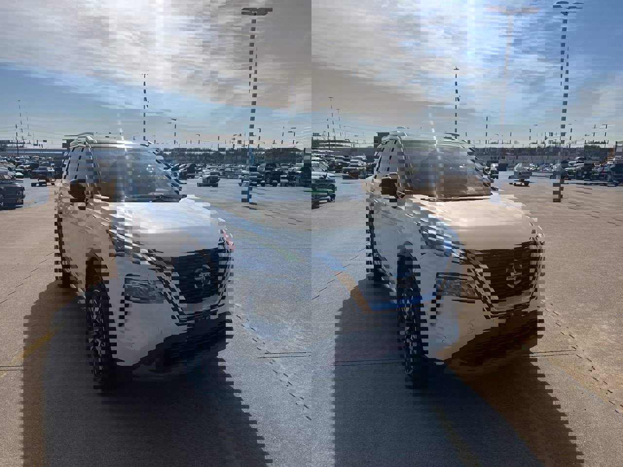 Used 2021 Nissan Rogue SL w/ Premium Package image 1