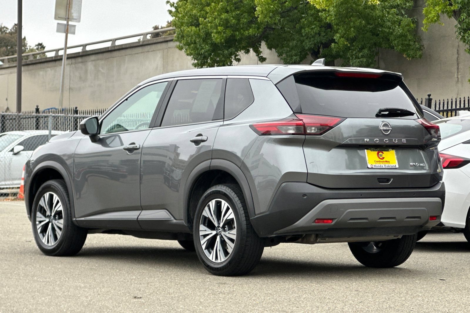 Used 2023 Nissan Rogue SV AWD/4WD image 7