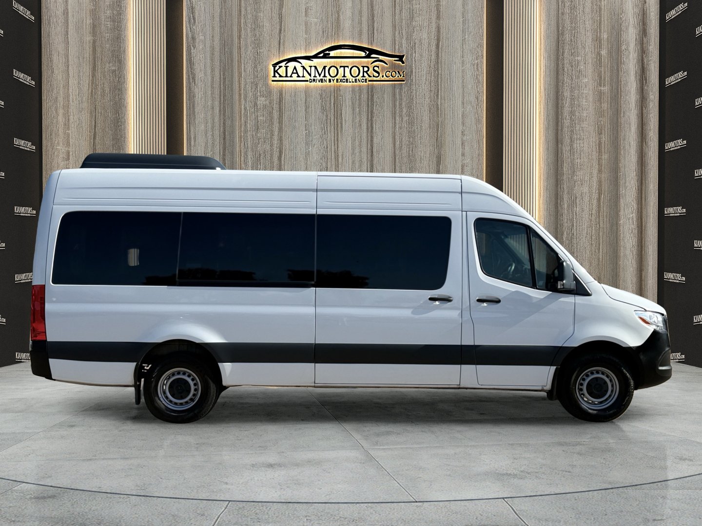 Used 2025 Mercedes-Benz Sprinter 2500 image 8