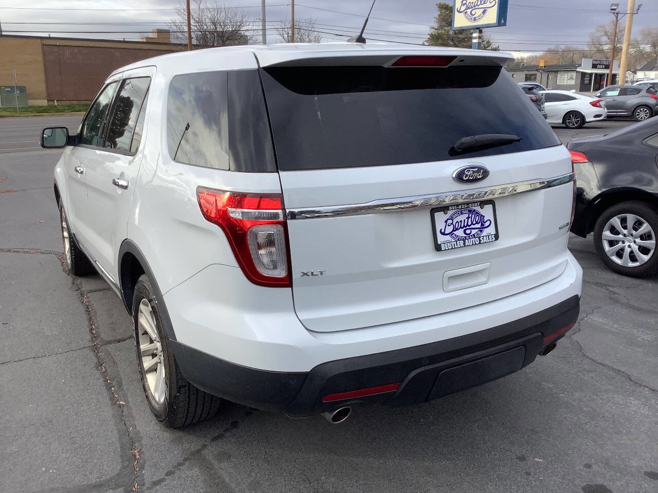 Used 2015 Ford Explorer XLT image 13
