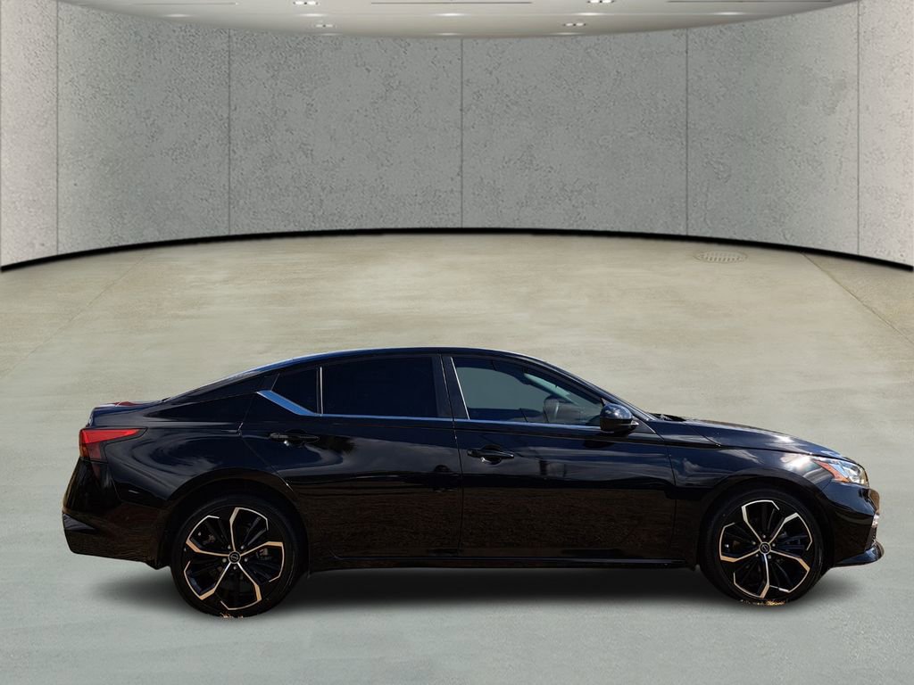 Used 2022 Nissan Altima 2.5 SR image 4