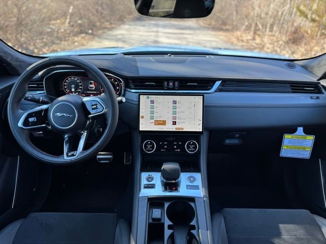 New 2026 Jaguar F-PACE SVR image 20