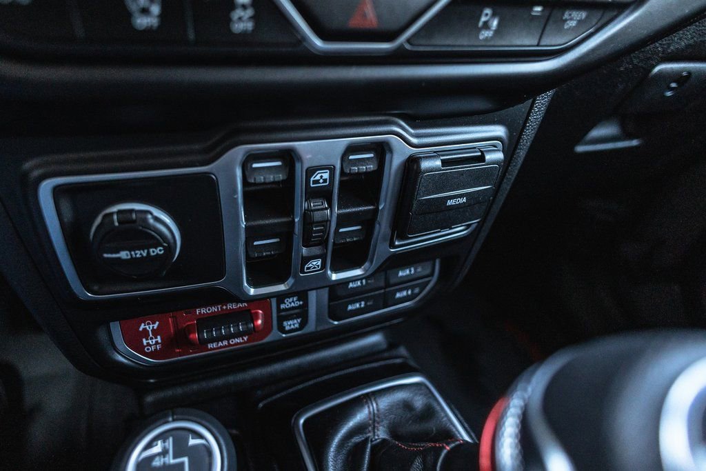 Used 2021 Jeep Wrangler Unlimited Rubicon w/ Uconnect 4C Nav & Sound Group image 16