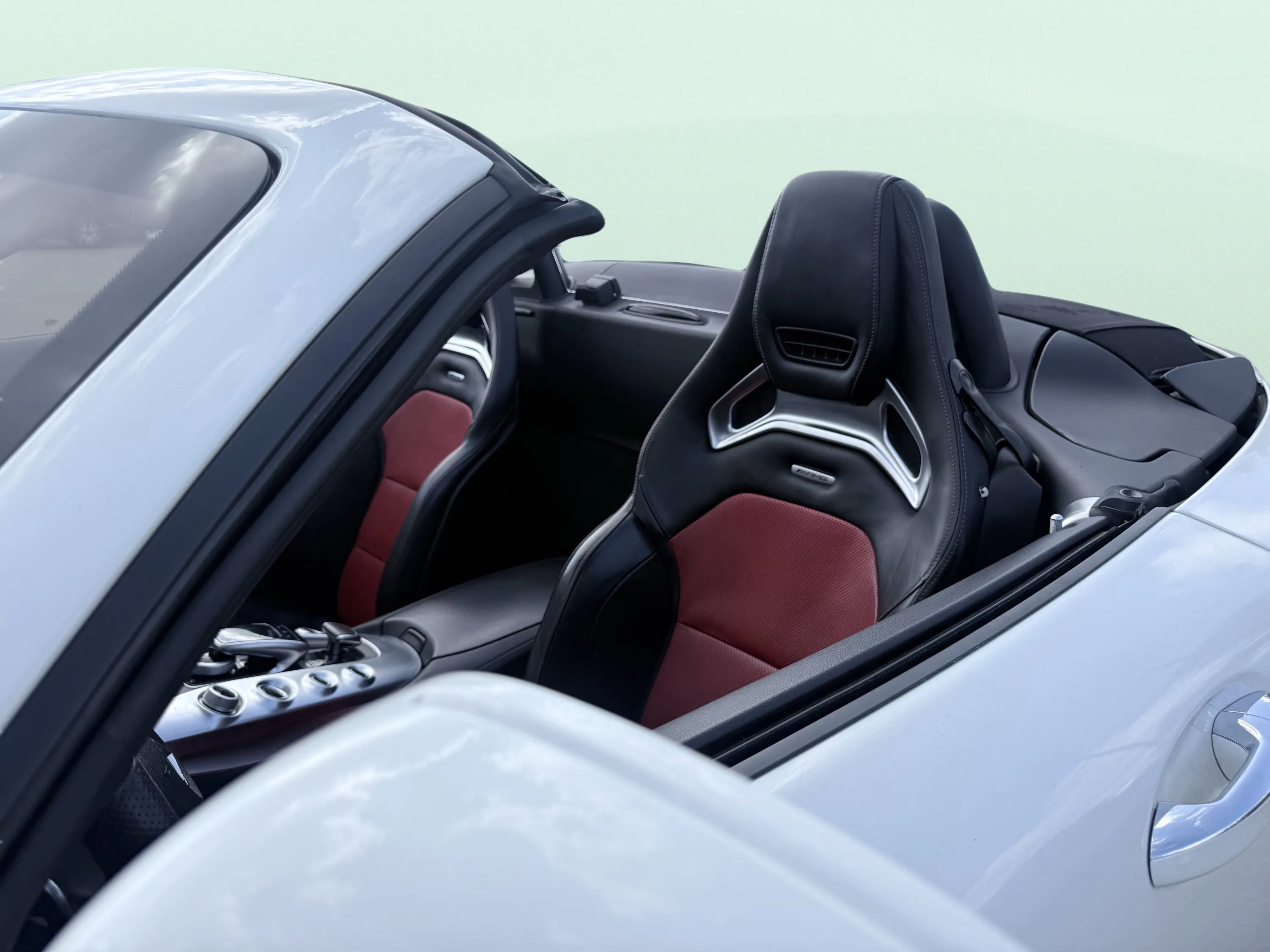 Used 2018 Mercedes-Benz AMG GT Roadster image 32