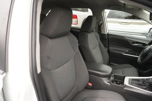Used 2022 Toyota RAV4 XLE FWD image 19