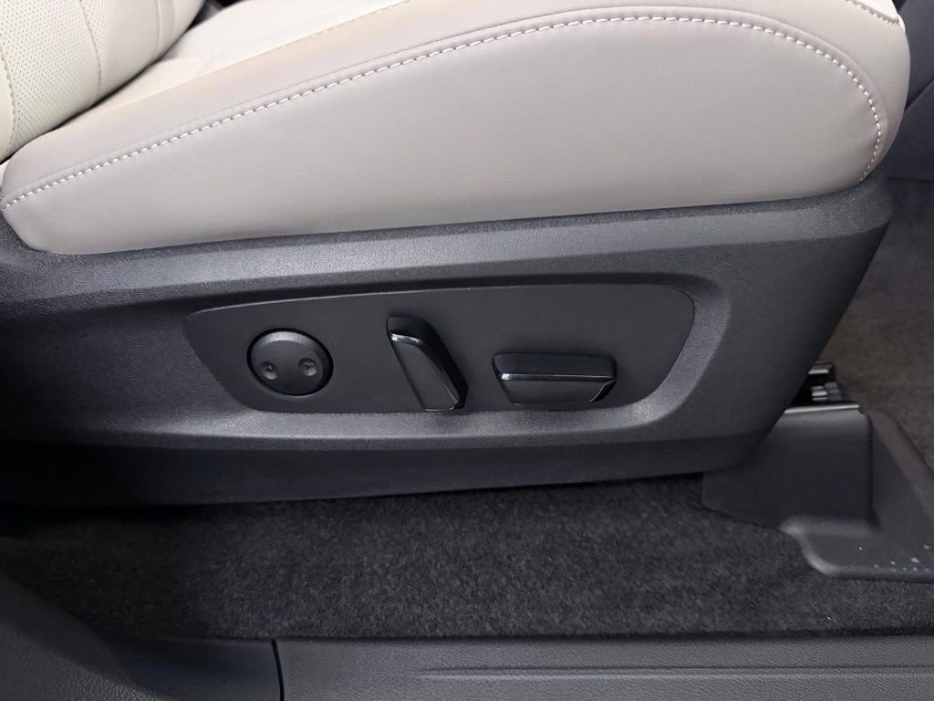New 2027 INFINITI QX60 Luxe w/ Cargo Package FWD image 43
