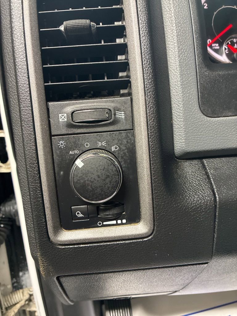 Used 2018 RAM 2500 Tradesman w/ Chrome Appearance Group image 12