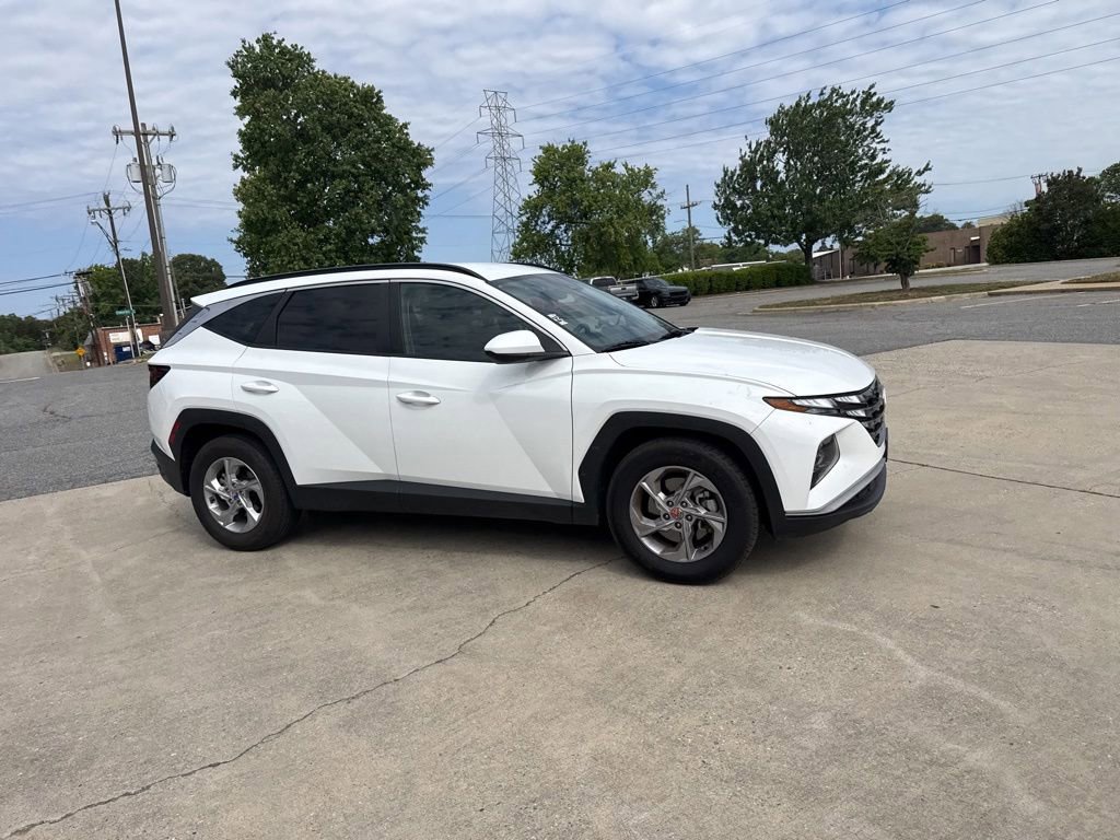Used 2024 Hyundai Tucson SEL FWD image 2