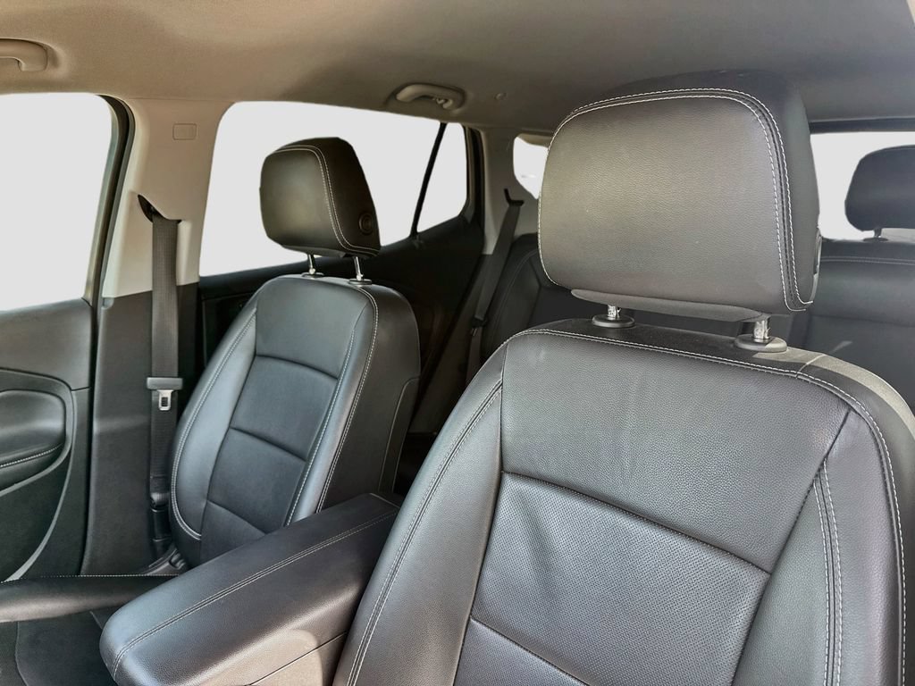 Used 2022 GMC Terrain SLT w/ Infotainment Package II FWD image 13