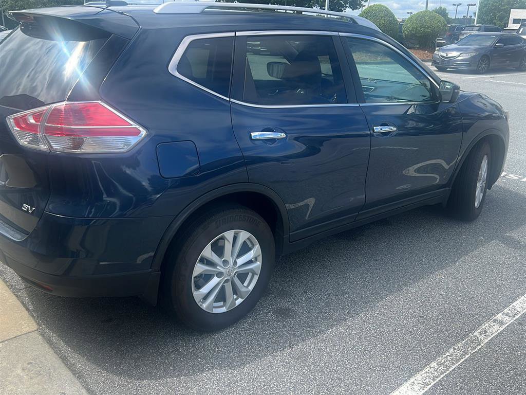 Used 2016 Nissan Rogue SV FWD image 4