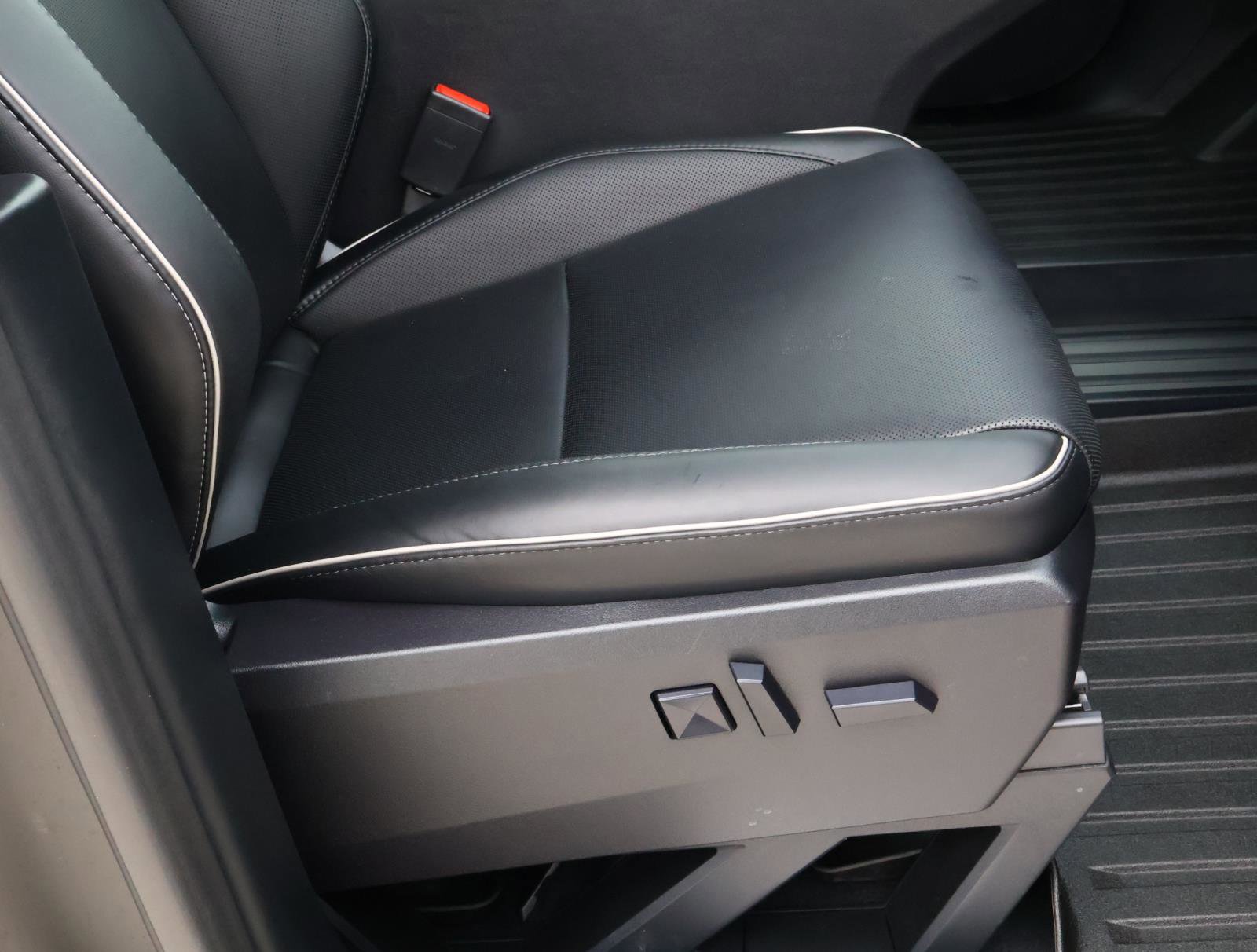 Used 2024 Tesla Cybertruck AWD Crew Cab image 19