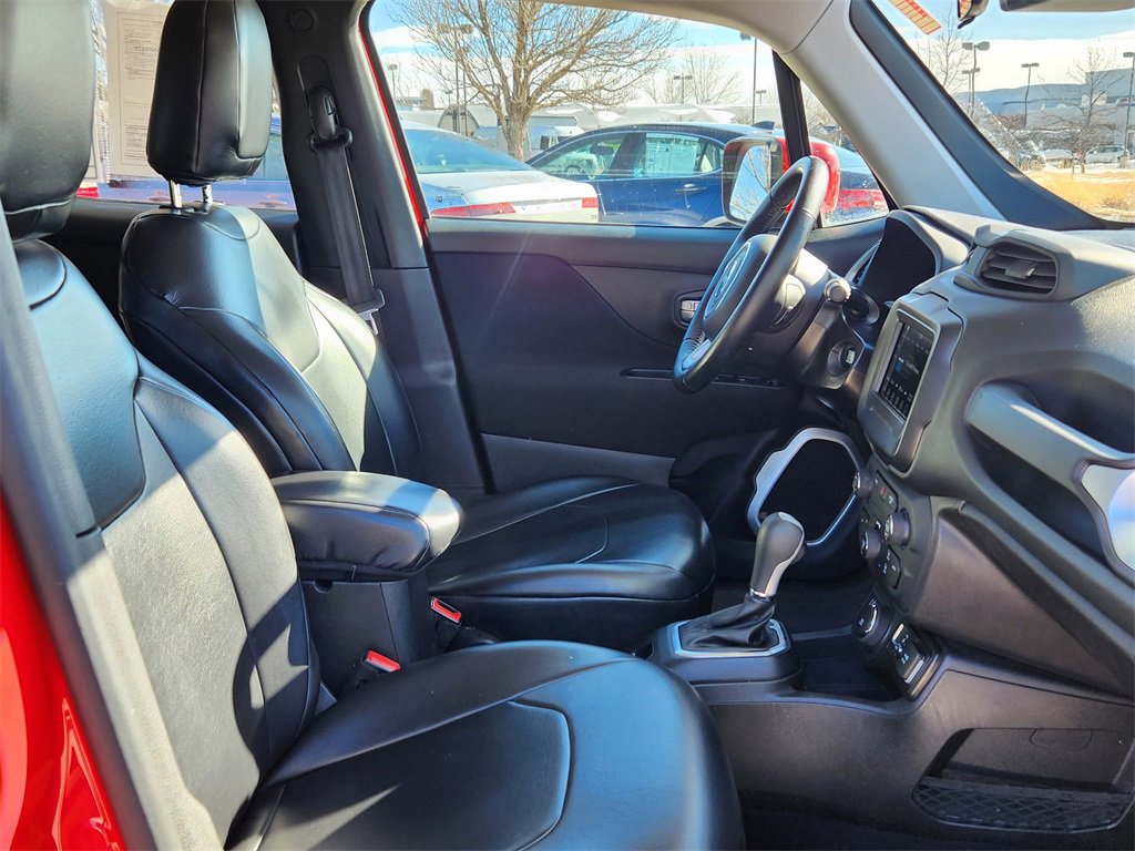 Used 2020 Jeep Renegade Latitude w/ Cold Weather Group image 16