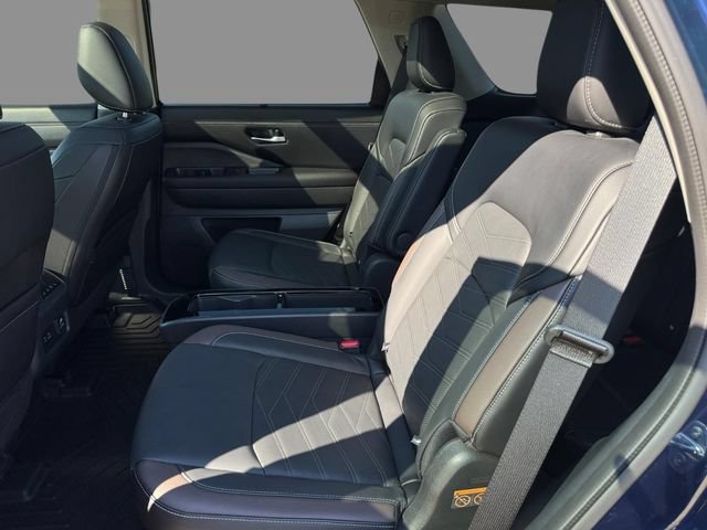 Certified 2024 Nissan Pathfinder Platinum AWD/4WD image 14