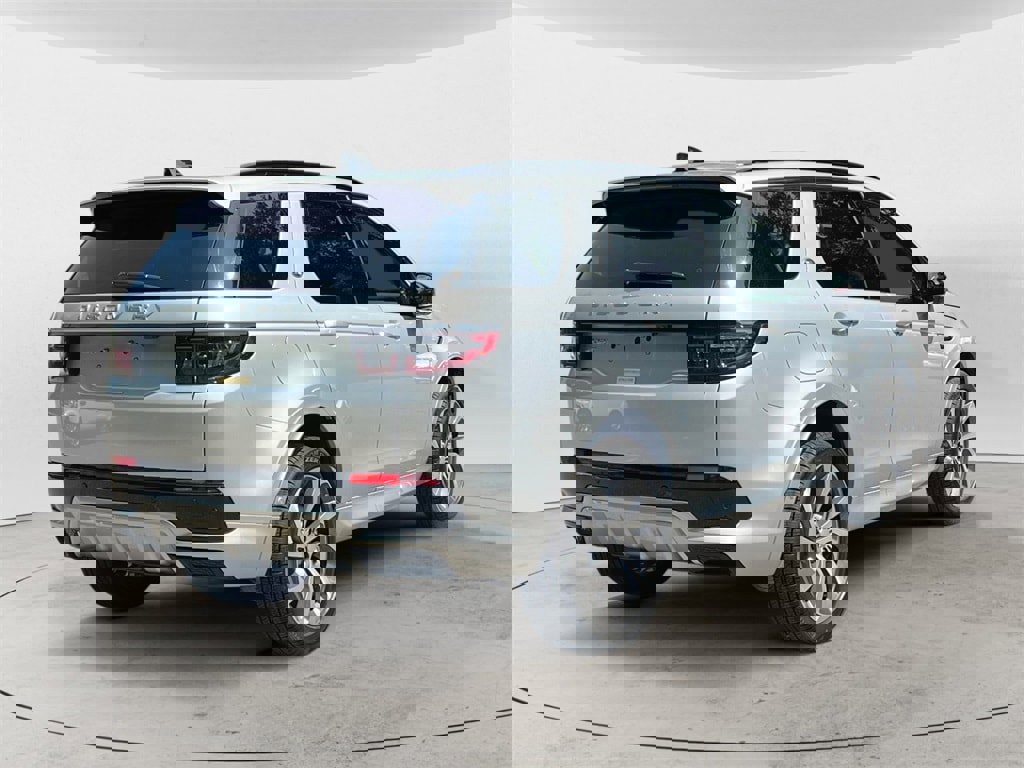 New 2025 Land Rover Discovery Sport S image 6
