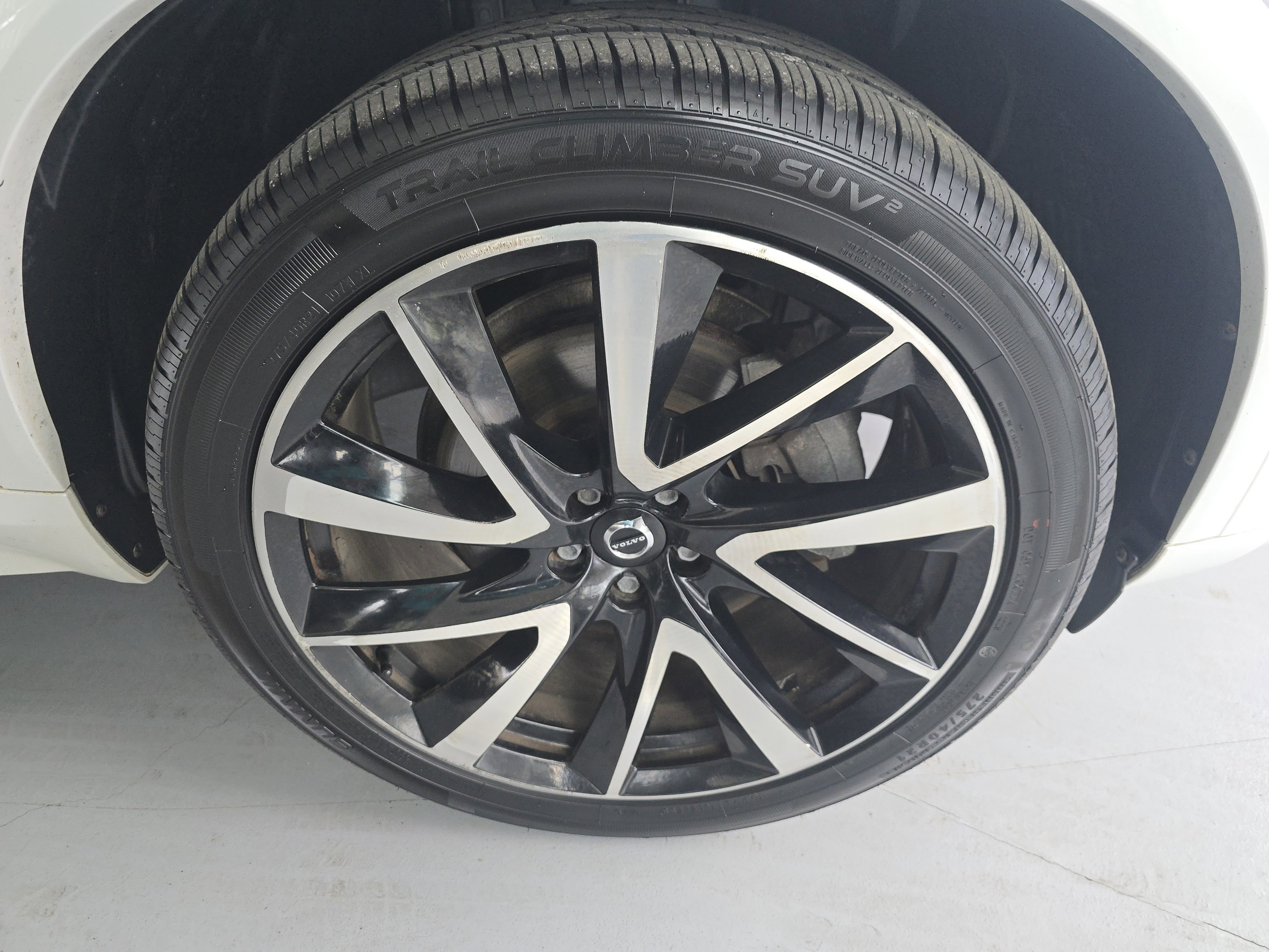 Used 2021 Volvo XC90 T6 Momentum image 12