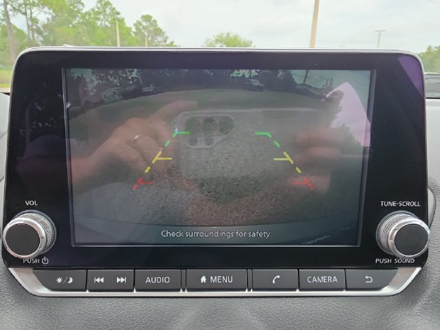 Used 2025 Nissan Sentra SR FWD image 17