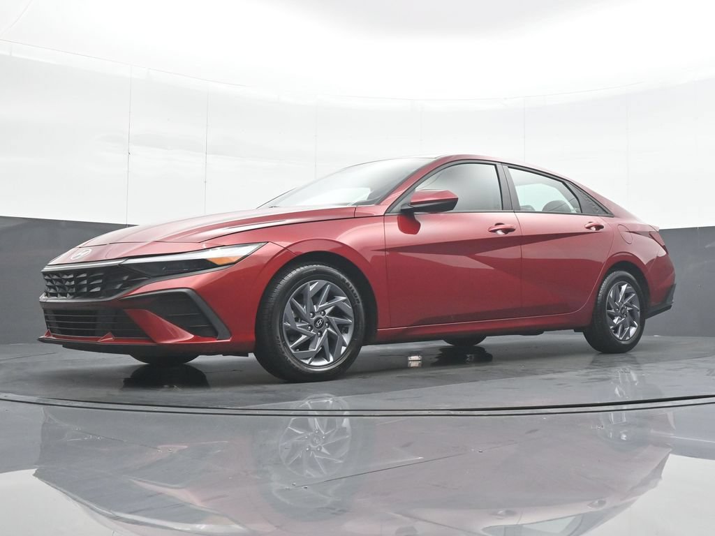 Used 2024 Hyundai Elantra SEL FWD image 26