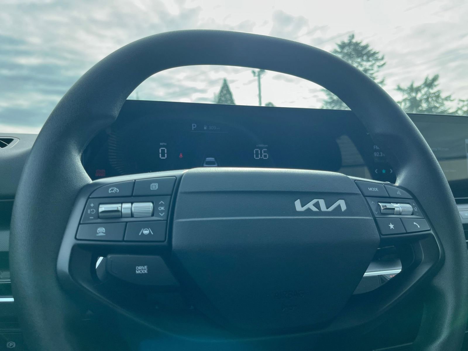 Used 2025 Kia K4 LXS image 27